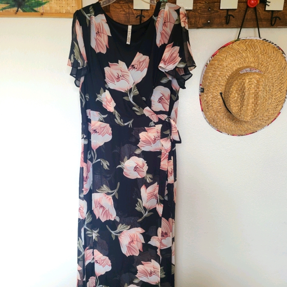 *4 for 20* Flowy plus size dress
